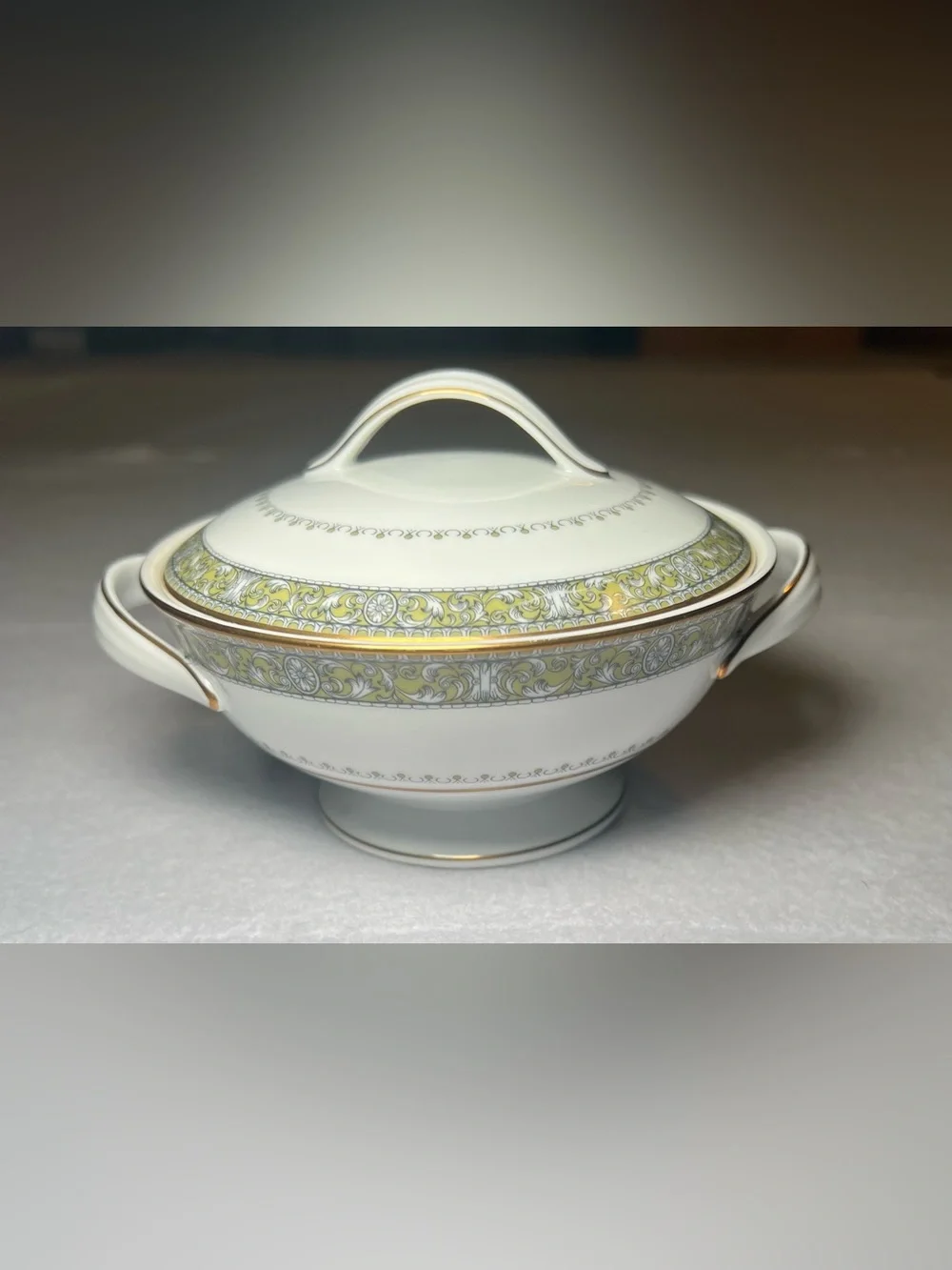 Vintage Noritake  Thurston 6871 Lidded Round Vegetable Bowl Gold Trim , Japan